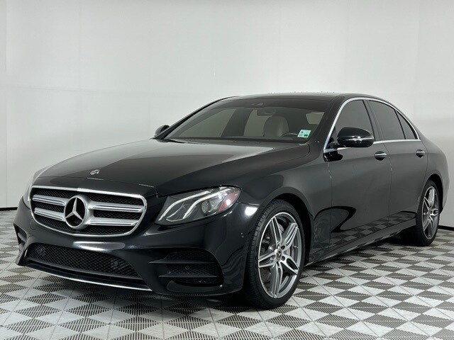 2018 Mercedes Benz E 400 4MATIC photo 2