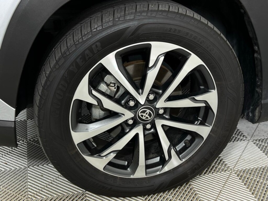 Used 2023 Toyota Corolla Cross XLE SUV