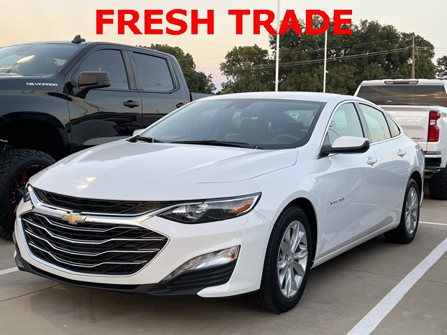 2024 Chevrolet Malibu 1LT photo 3
