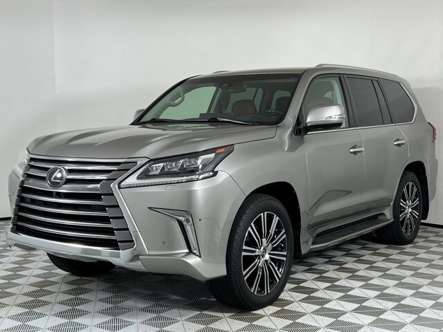 2021 Lexus LX 570 Three-Row photo 2