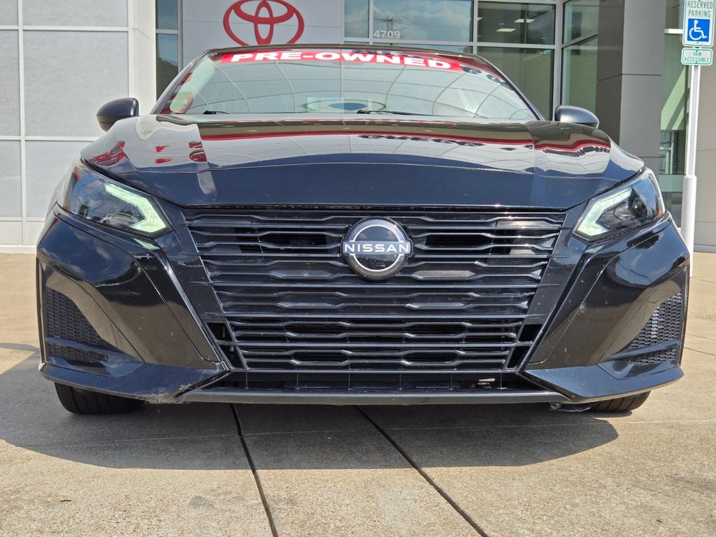 2025 Nissan Altima SV - Photo 9