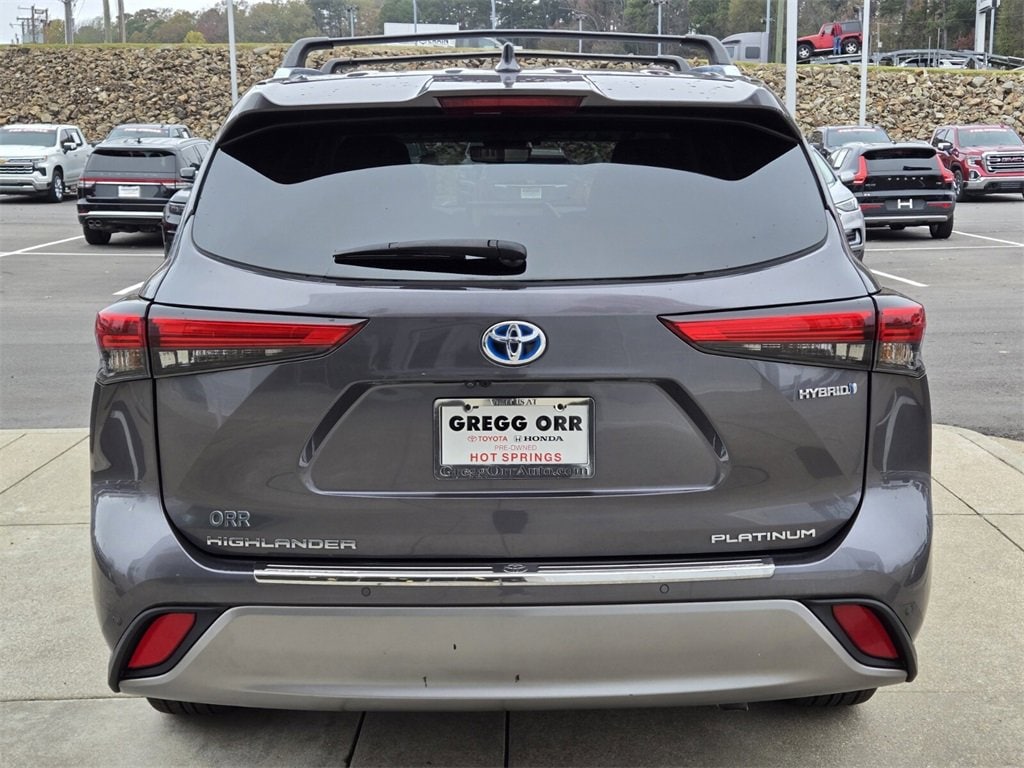 Used 2023 Toyota Highlander Hybrid Platinum SUV