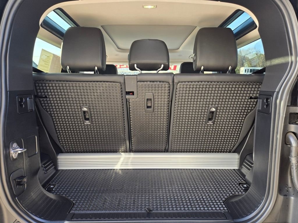 2024 Land Rover Defender S - Photo 17