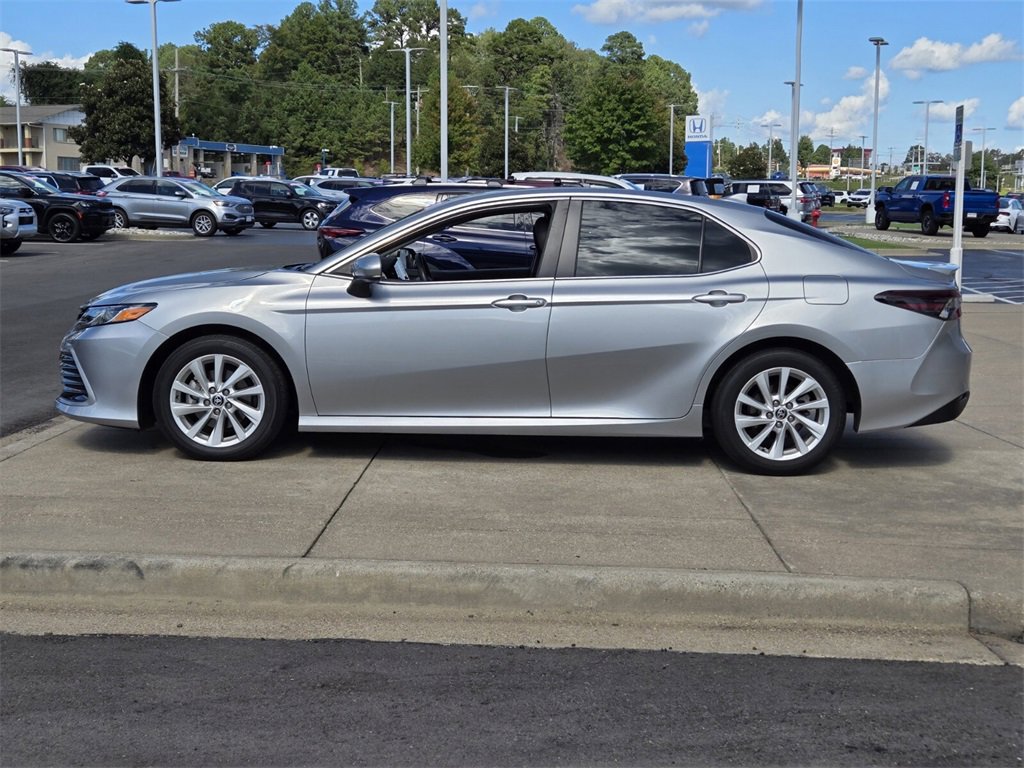2024 Toyota Camry LE photo 3