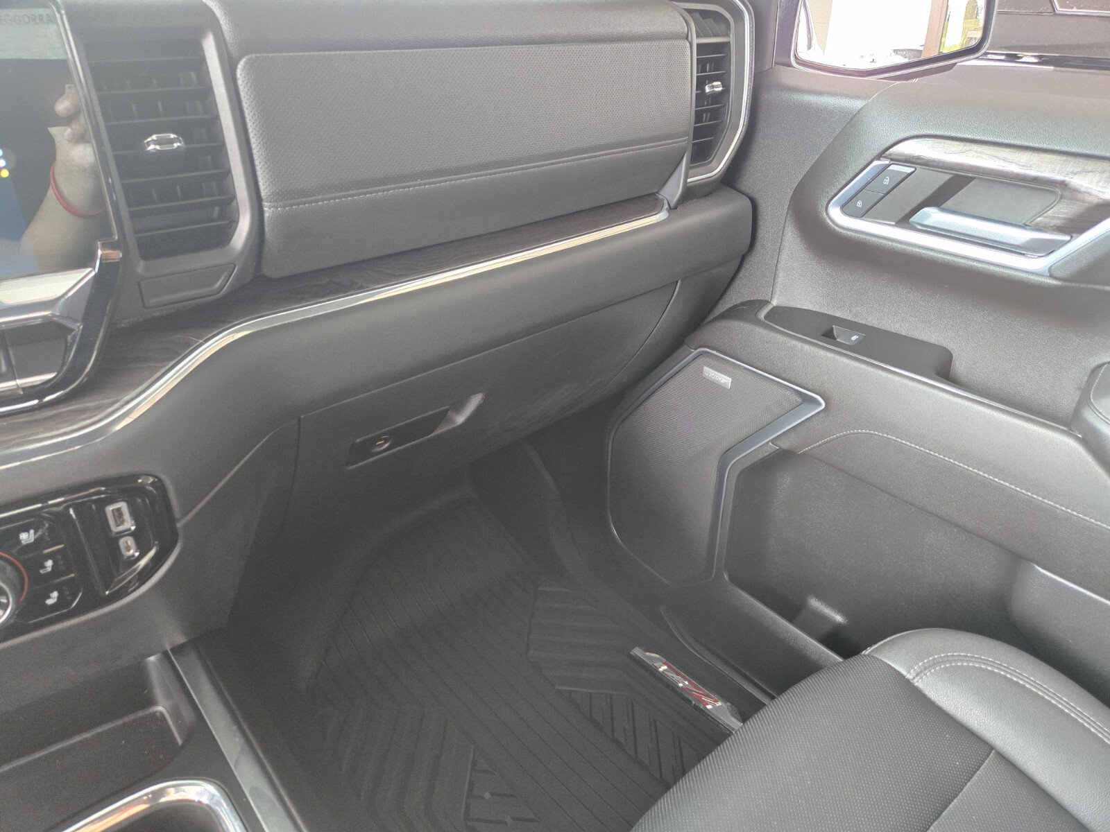 2023 Chevrolet Silverado 1500 LTZ - Photo 34