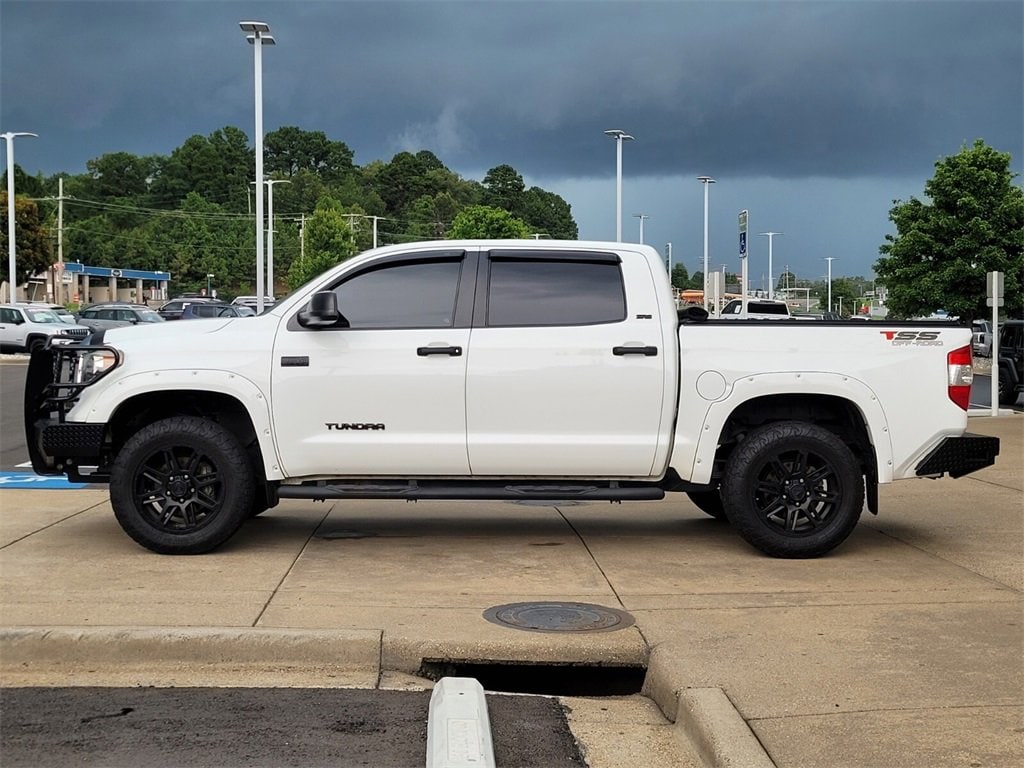Used 2018 Toyota Tundra SR5 with VIN 5TFDW5F12JX763112 for sale in Little Rock