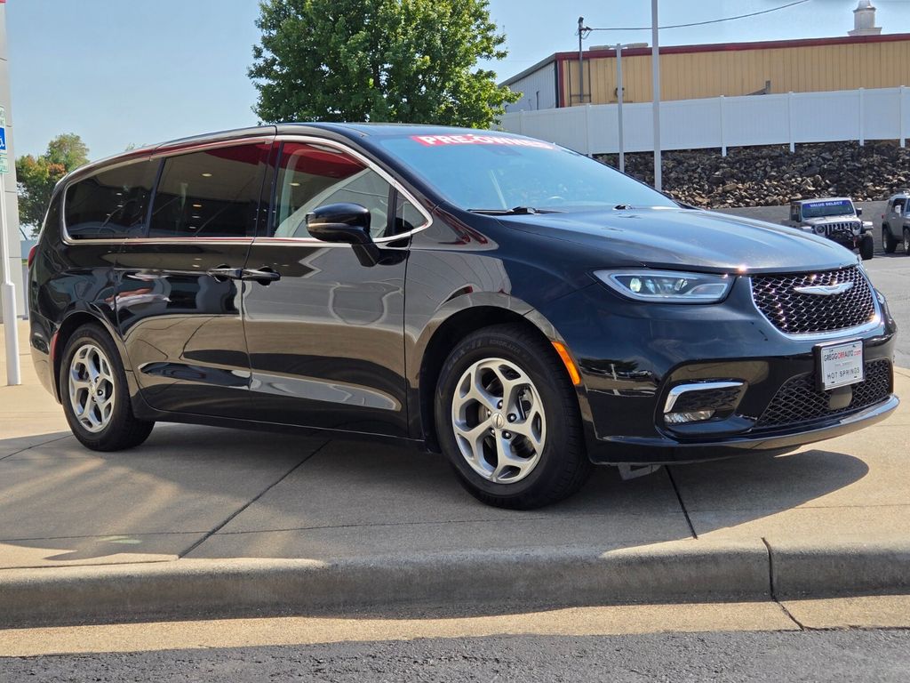 2024 Chrysler Pacifica Limited - Photo 8