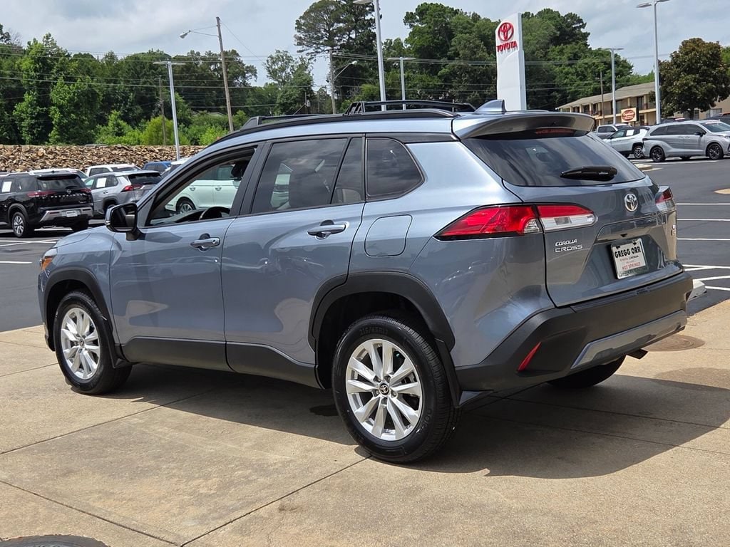Used 2024 Toyota Corolla Cross LE SUV