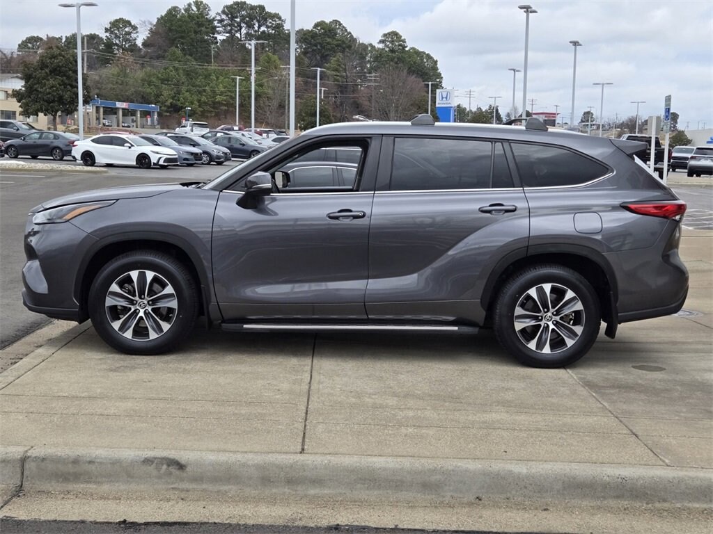 Used 2023 Toyota Highlander XLE SUV
