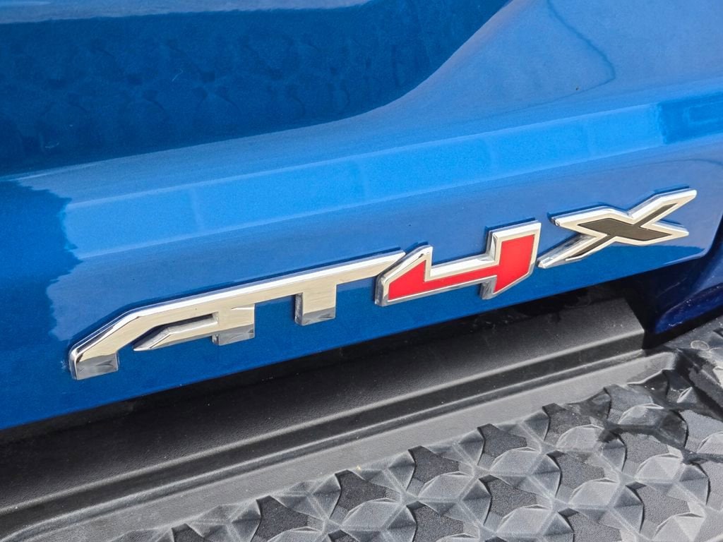 2024 GMC Canyon AT4X - Photo 18