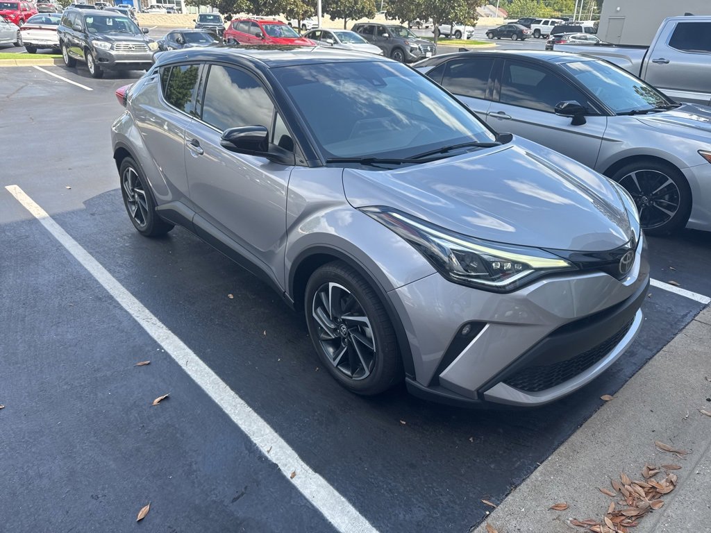 2020 Toyota C-HR LE photo 2