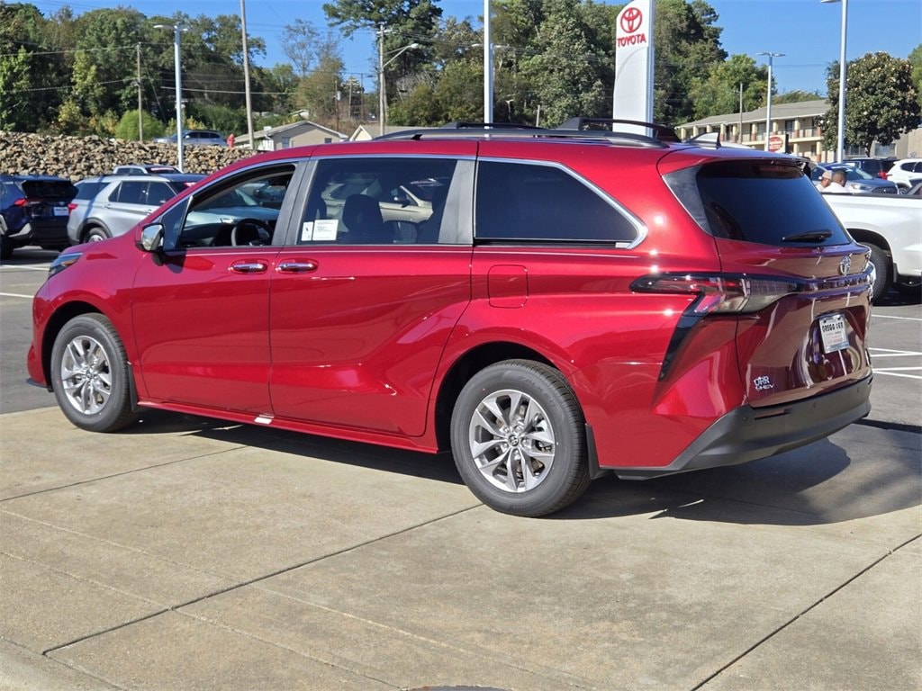 New 2025 Toyota Sienna XLE Van Passenger Van
