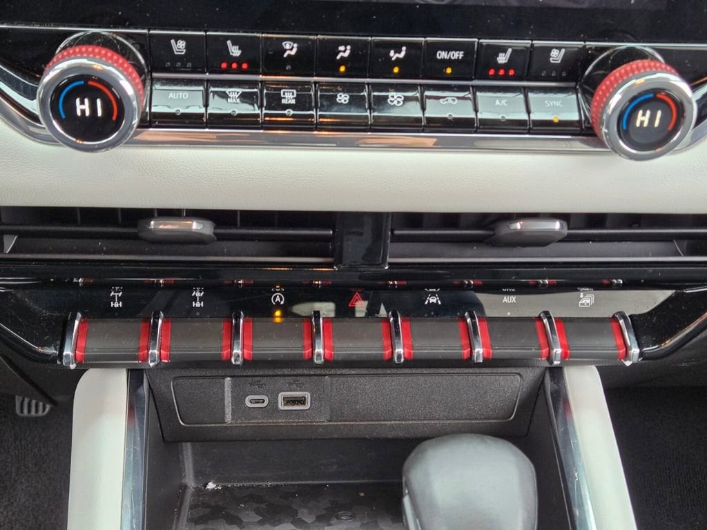 2024 GMC Canyon AT4X - Photo 26