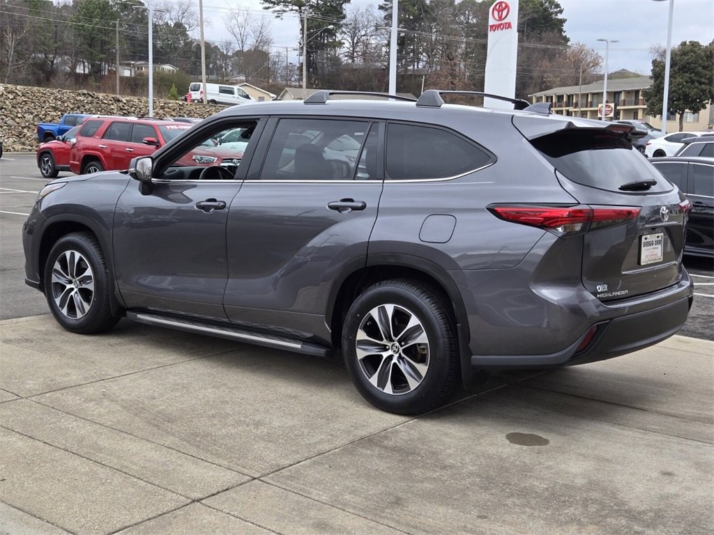 Used 2023 Toyota Highlander XLE SUV