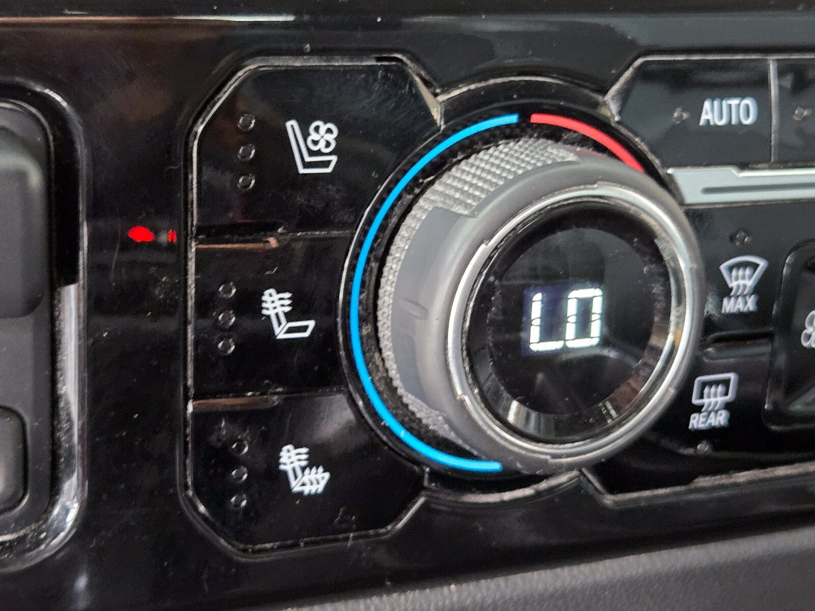 2023 Chevrolet Silverado 1500 LTZ - Photo 27