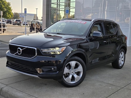 2022 Volvo XC40 T5 AWD Momentum SUV
