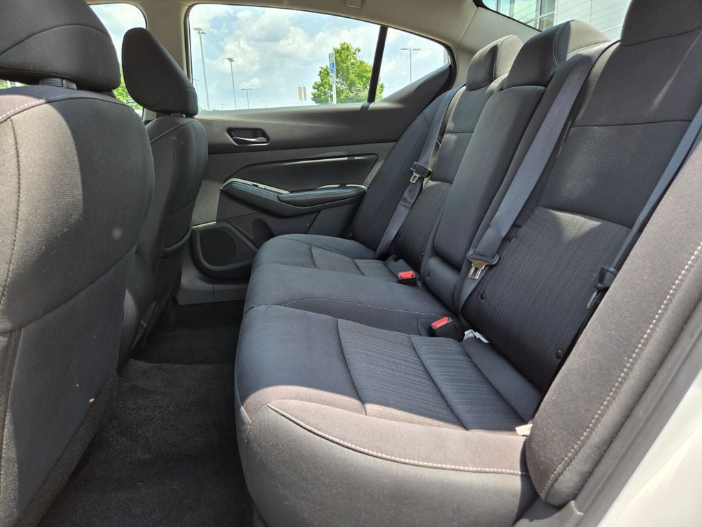 2025 Nissan Altima SV - Photo 14