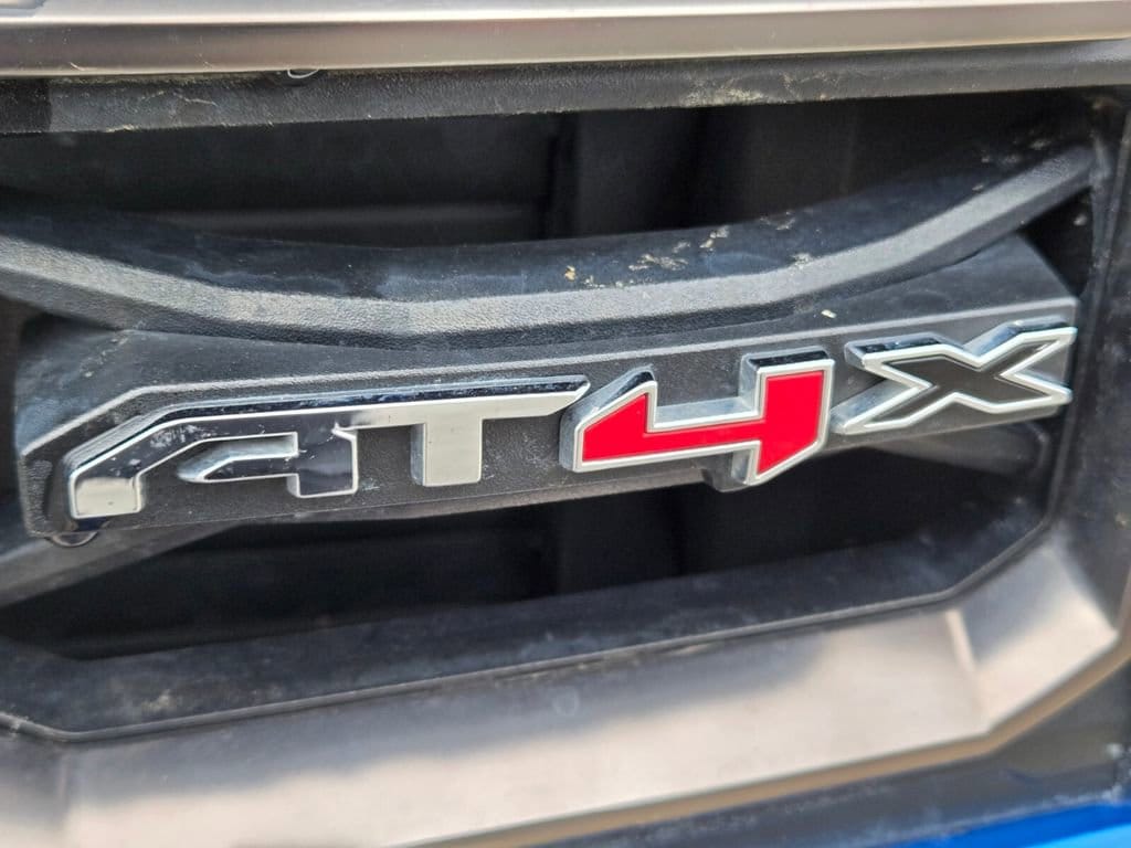 2024 GMC Canyon AT4X - Photo 10