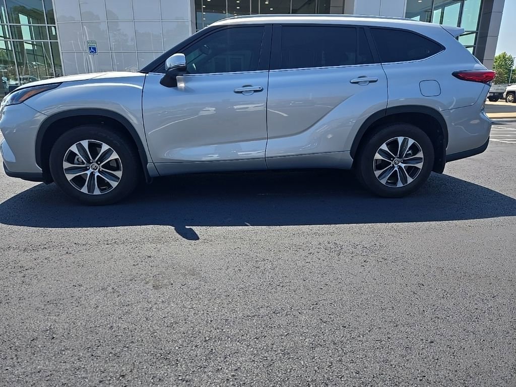 Used 2023 Toyota Highlander XLE SUV