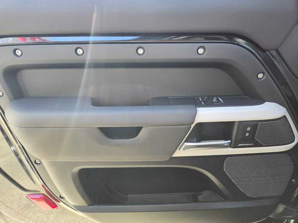 2024 Land Rover Defender S - Photo 35