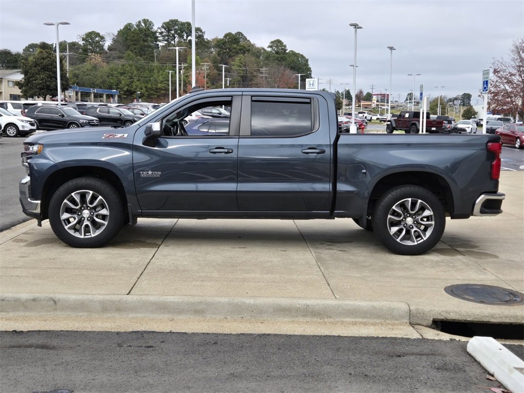 2020 Chevrolet Silverado 1500 LT photo 3