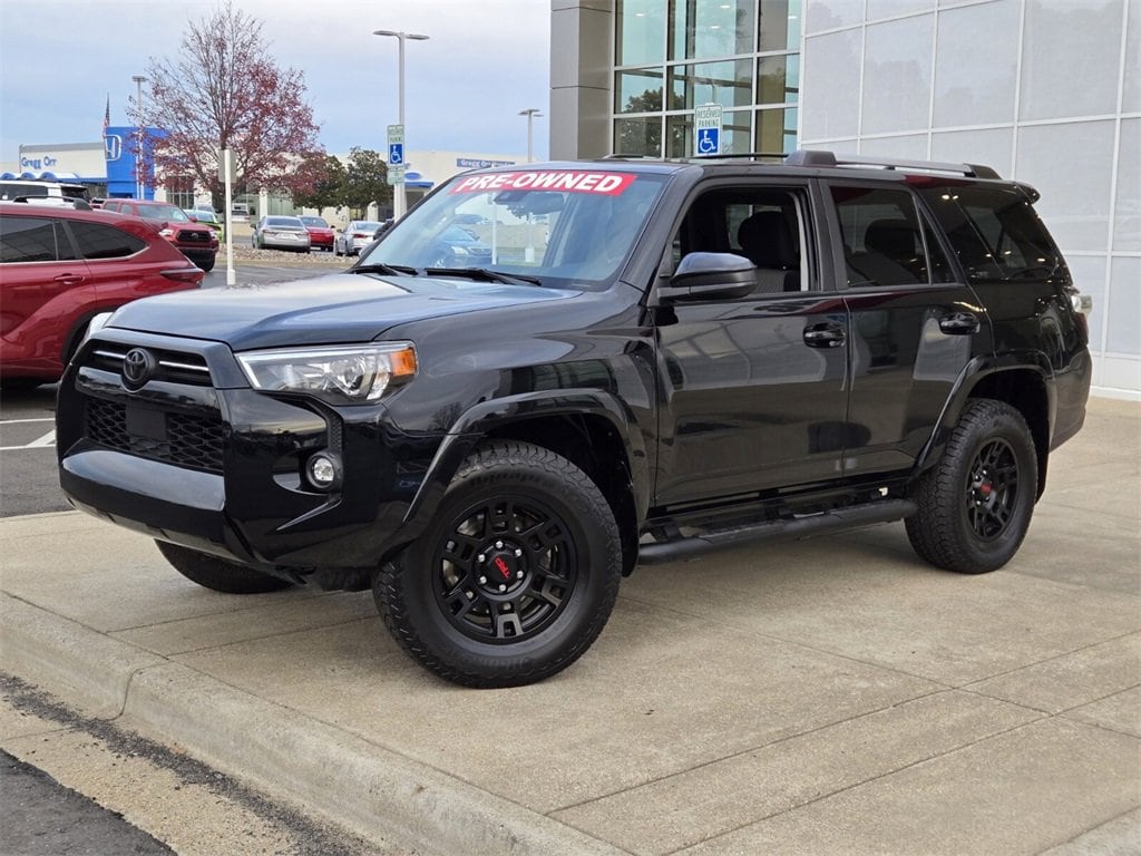 2022 Toyota 4Runner SR5's photo