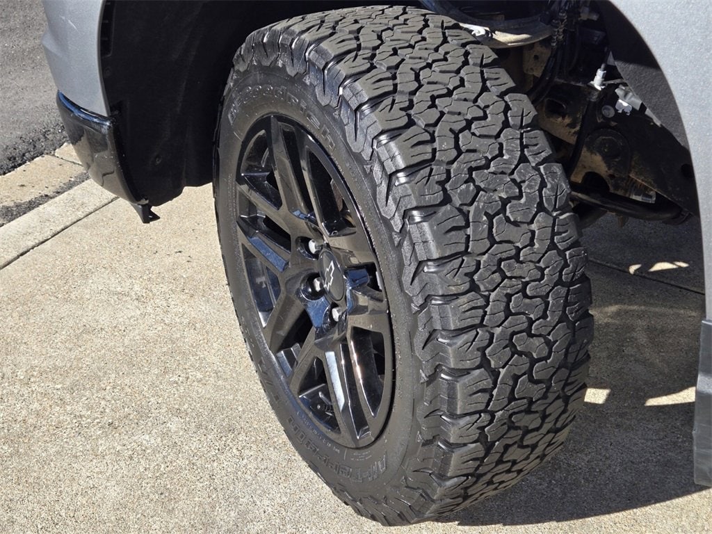 Used 2023 Chevrolet Silverado 1500 Custom with VIN 3GCUDCED6PG212507 for sale in Little Rock