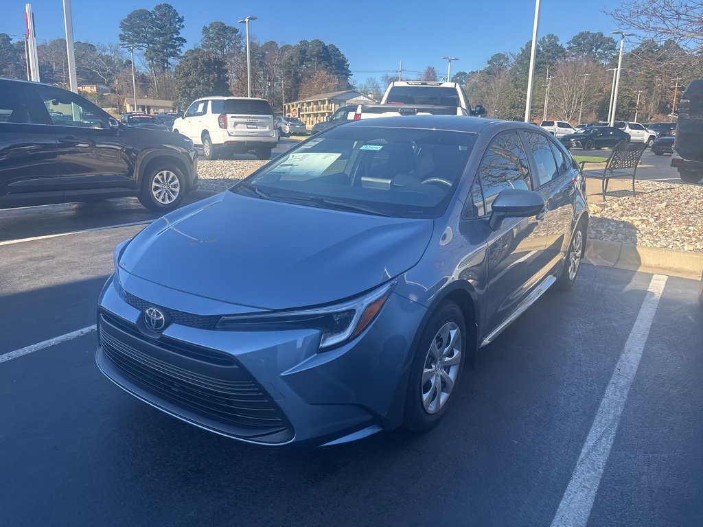 2026 Toyota Corolla LE's photo