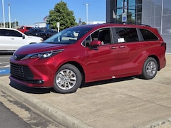 2025 Toyota Sienna XLE Van Passenger Van