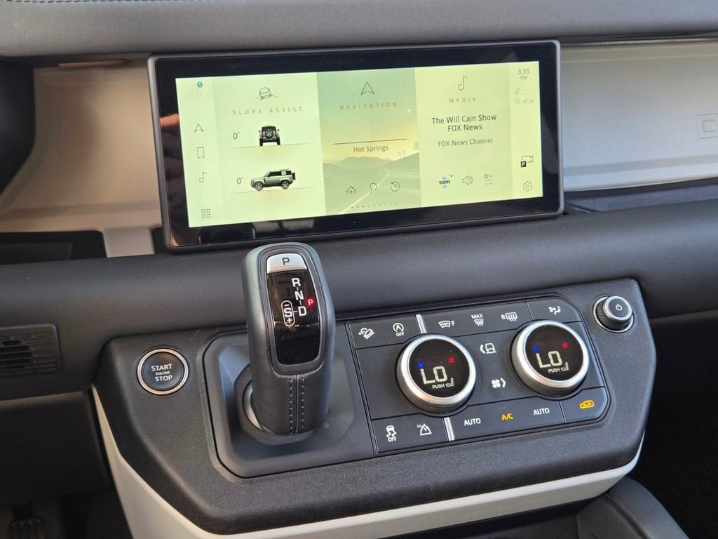 2024 Land Rover Defender S - Photo 24