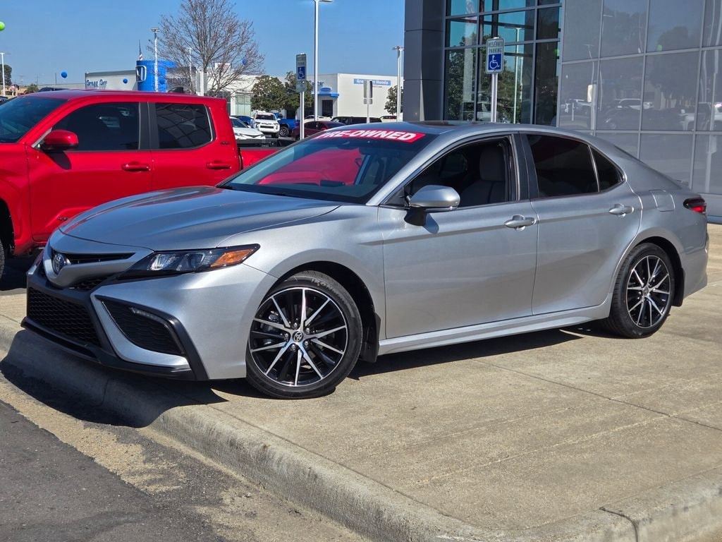 Used 2024 Toyota Camry Hybrid SE Sedan