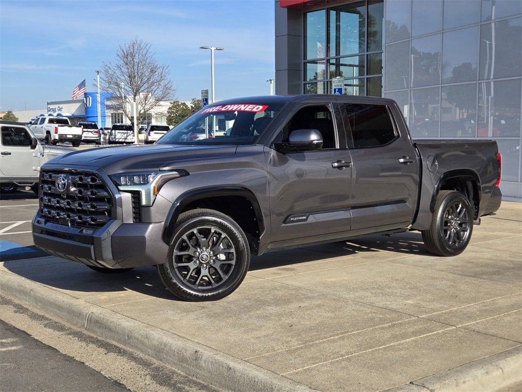 2022 Toyota Tundra Platinum's photo