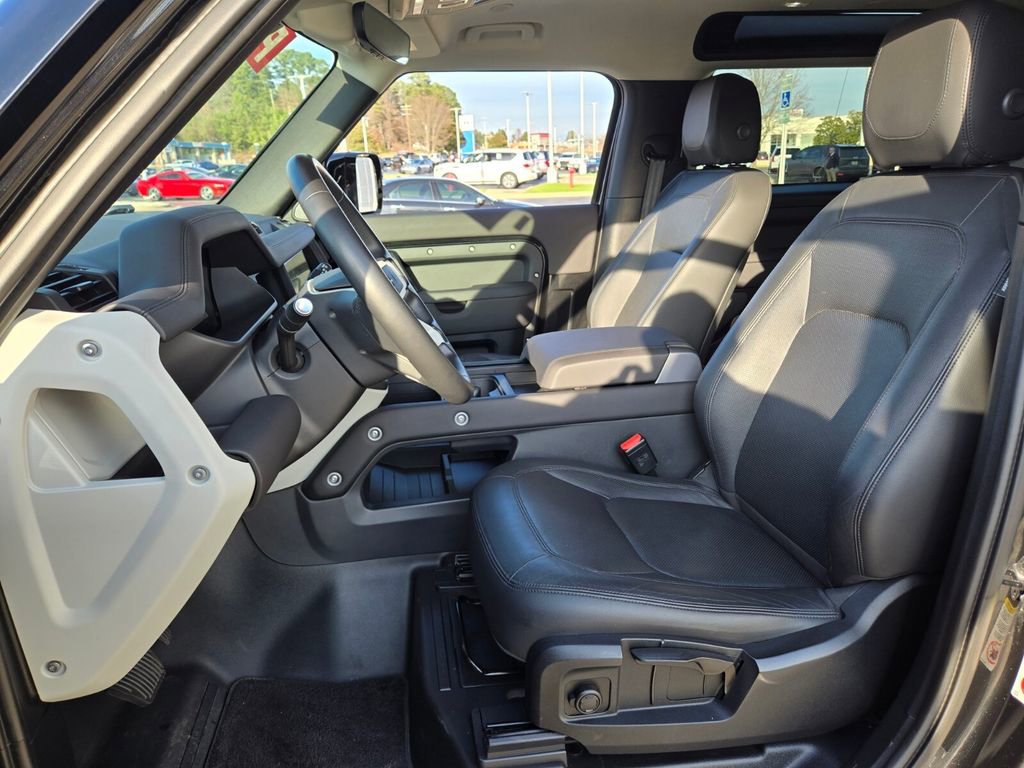 2024 Land Rover Defender S - Photo 13