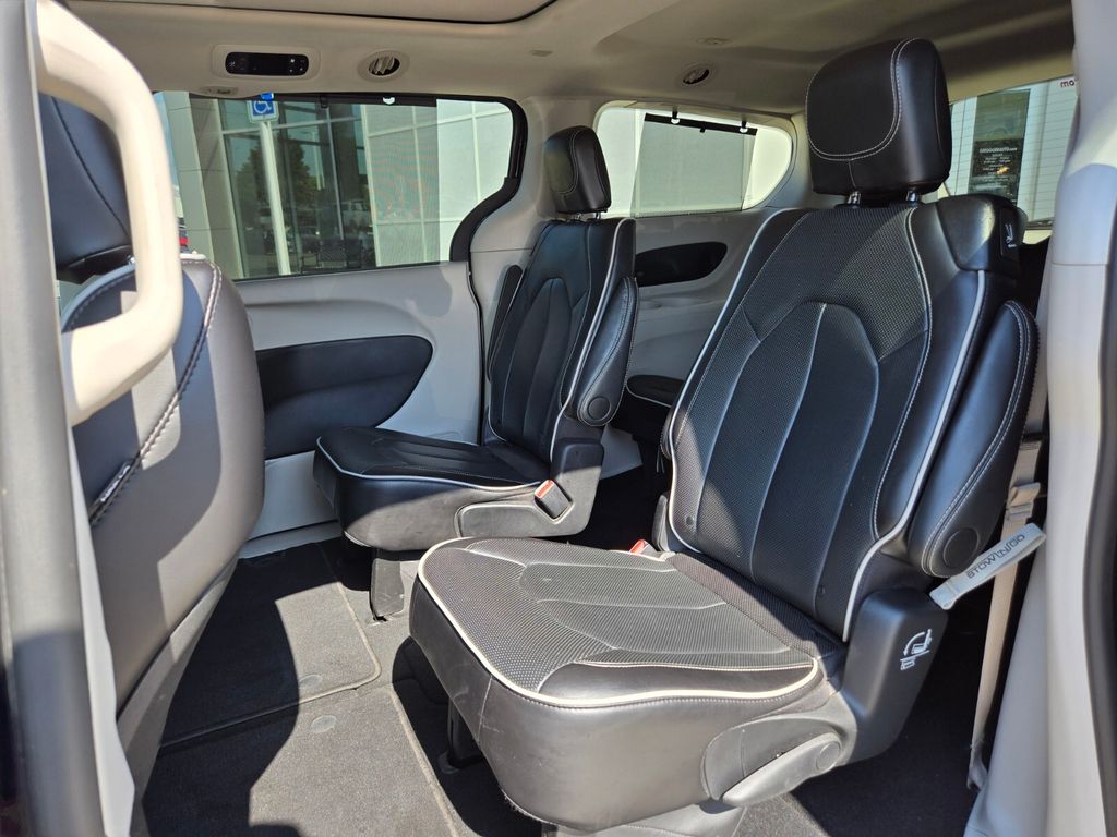 2024 Chrysler Pacifica Limited - Photo 14