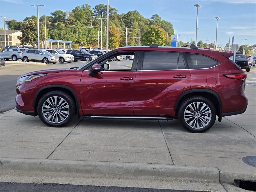 2021 Toyota Highlander Platinum photo 3