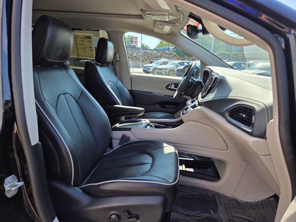 2024 Chrysler Pacifica Limited - Photo 22