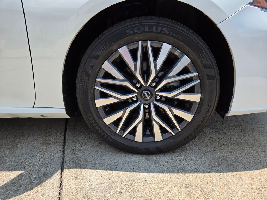 2025 Nissan Altima SV - Photo 20