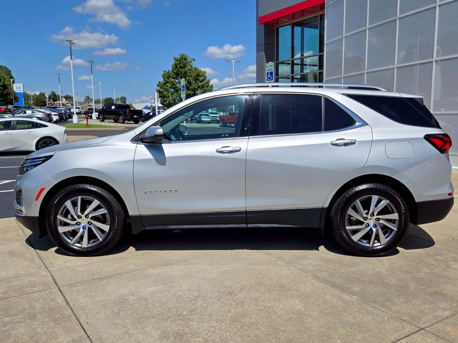 Used 2022 Chevrolet Equinox Premier SUV