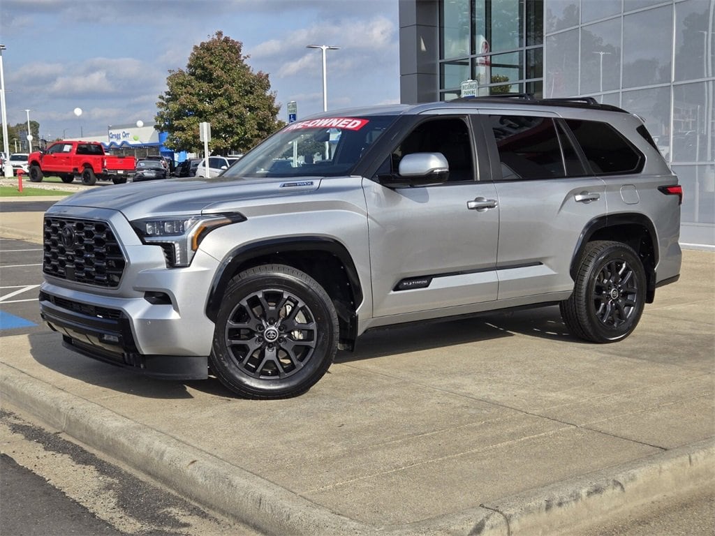2024 Toyota Sequoia Platinum's photo