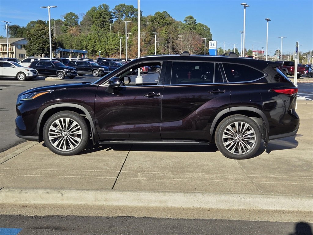 2020 Toyota Highlander Platinum photo 2