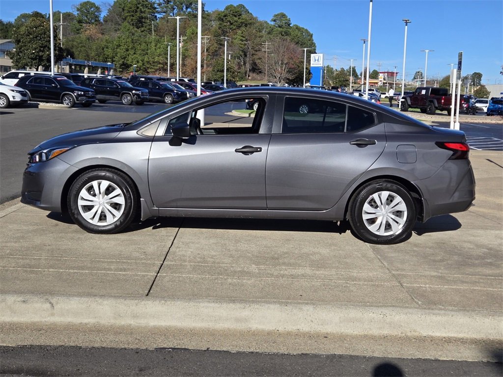 2024 Nissan Versa 1.6 S photo 3