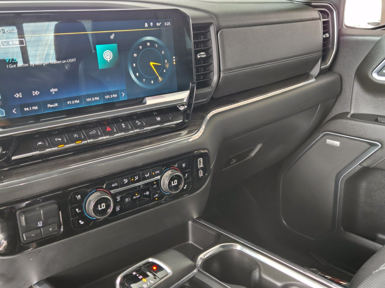 2023 Chevrolet Silverado 1500 LTZ - Photo 22