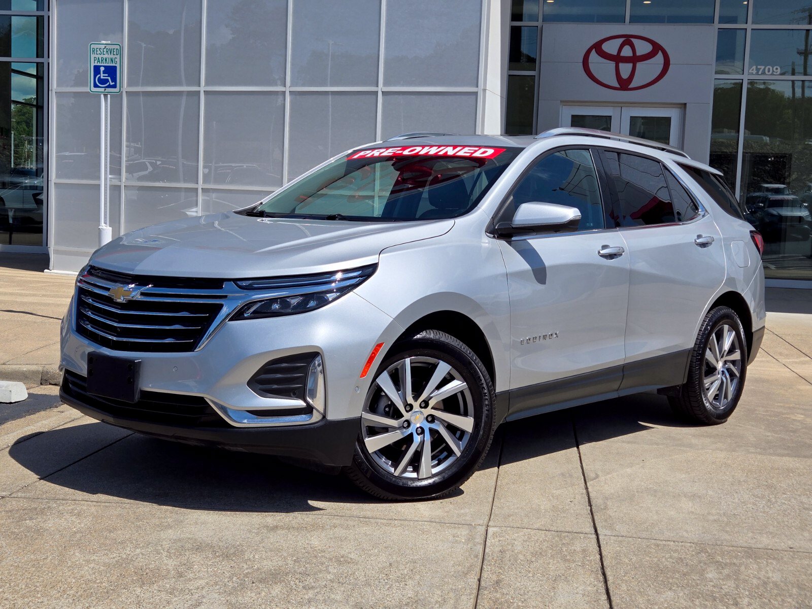 Used 2022 Chevrolet Equinox Premier SUV