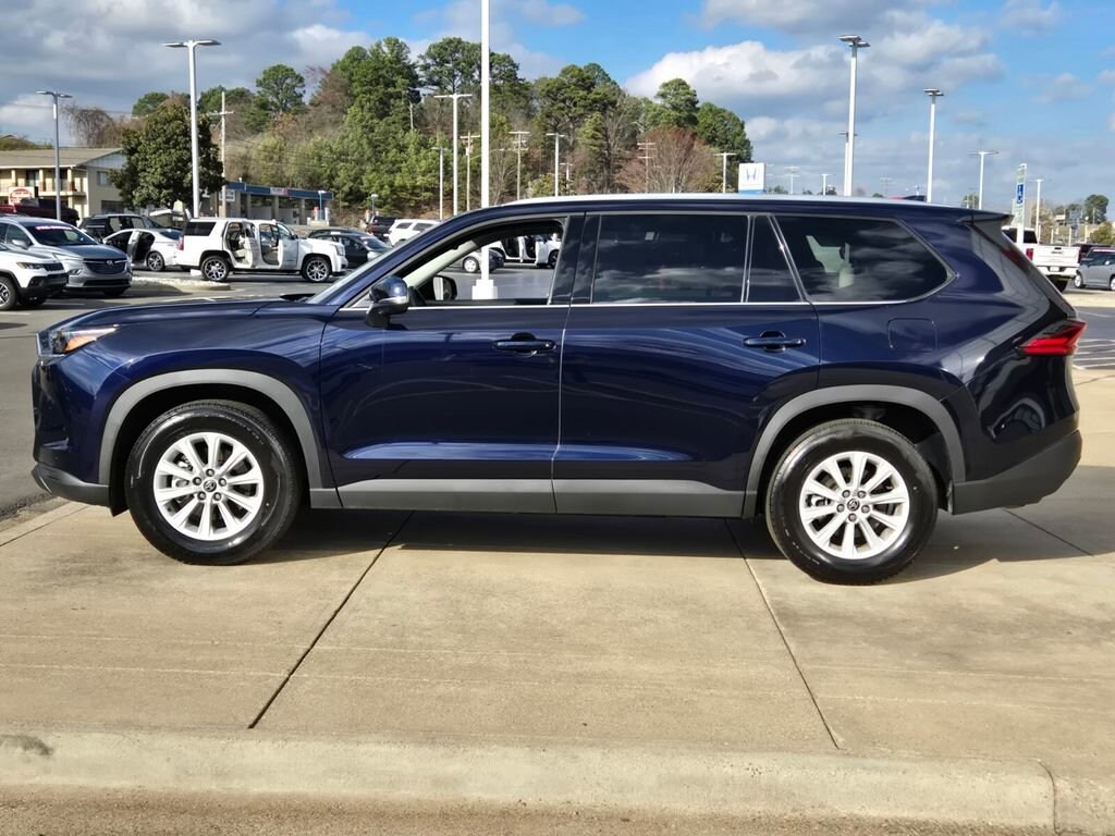 Used 2025 Toyota Grand Highlander LE SUV