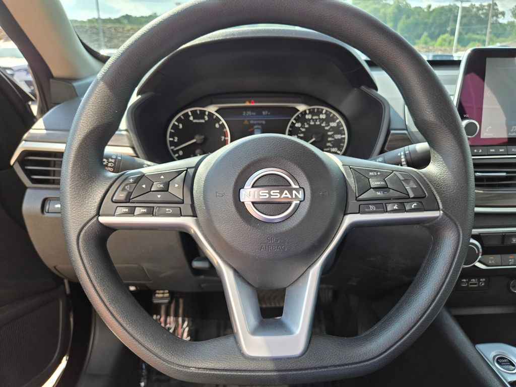2025 Nissan Altima SV - Photo 28