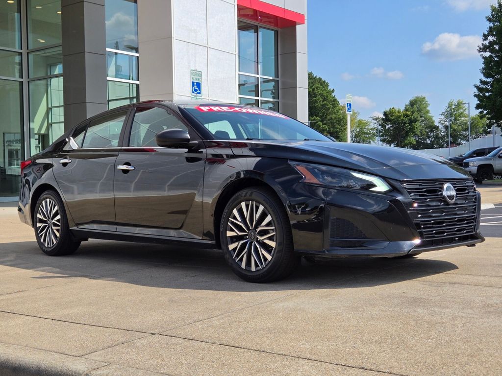 2025 Nissan Altima SV - Photo 8
