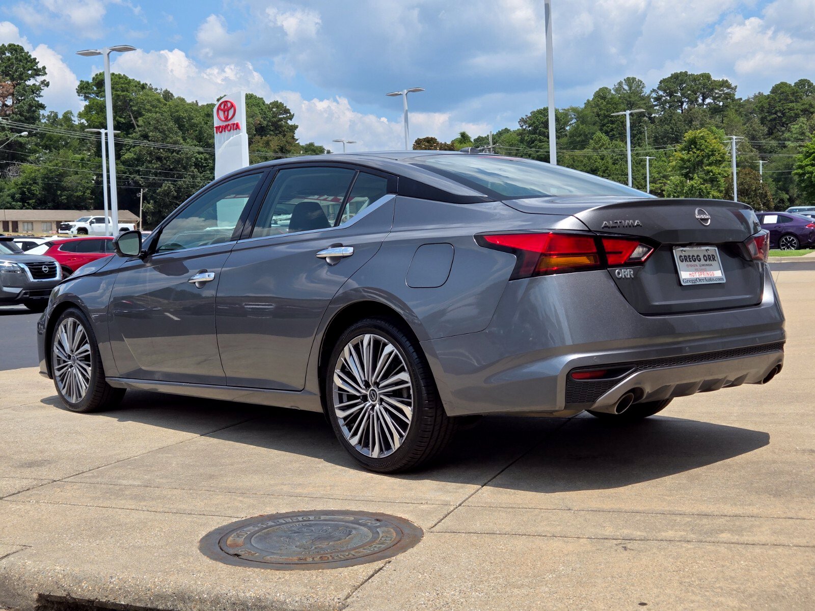 Used 2023 Nissan Altima 2.5 SL Sedan