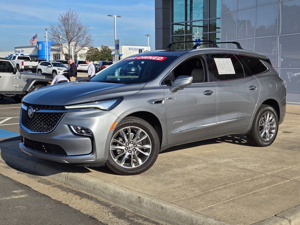 2024 Buick Enclave Avenir AWD's photo