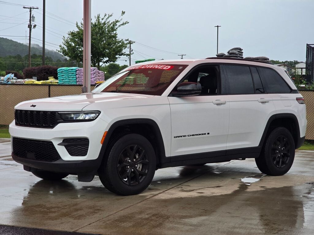 Used 2025 Jeep Grand Cherokee Altitude SUV