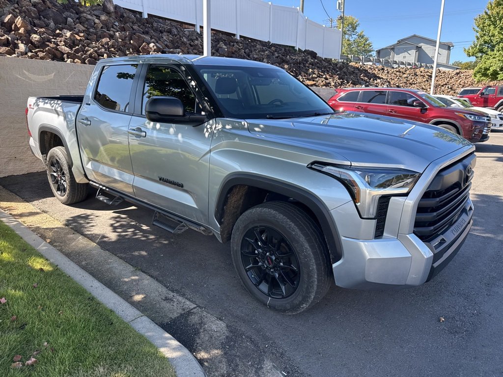 2024 Toyota Tundra SR5 photo 2